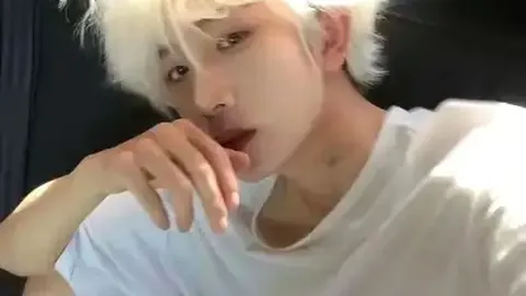 “香港壁球公开赛：埃及球星战胜同袍夺魁，喜极而泣，高呼热爱香港！”